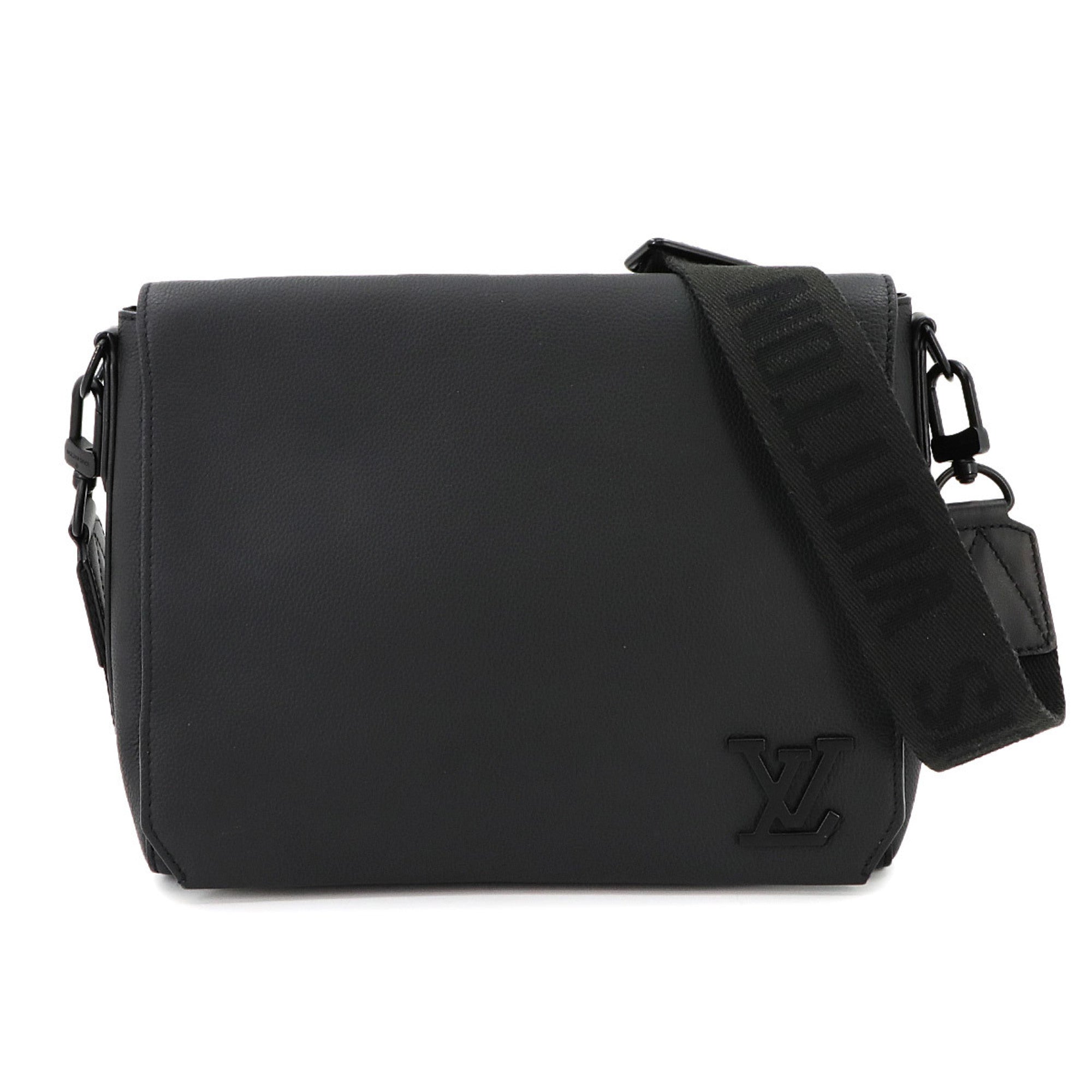 LV Black Messsenger
