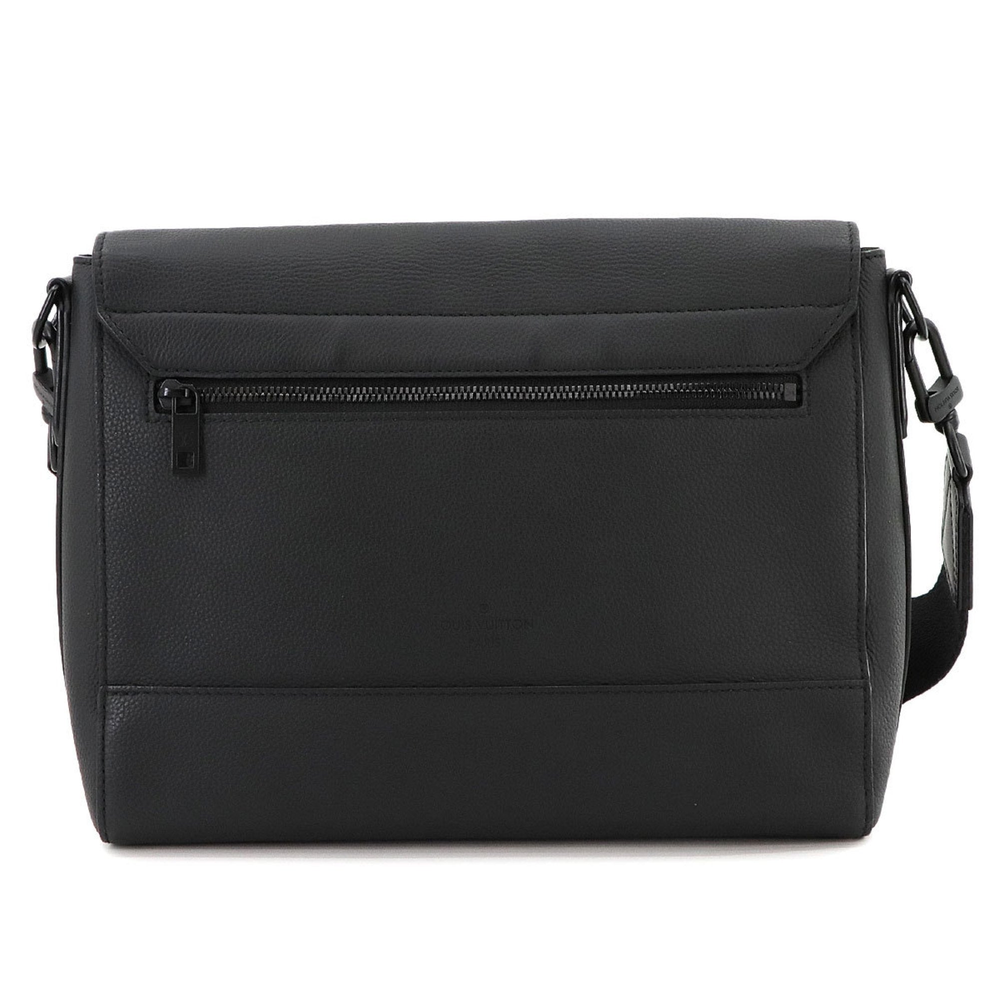 LV Black Messsenger